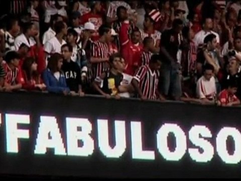 Luis Fabiano officially presented at Sao Paulo
