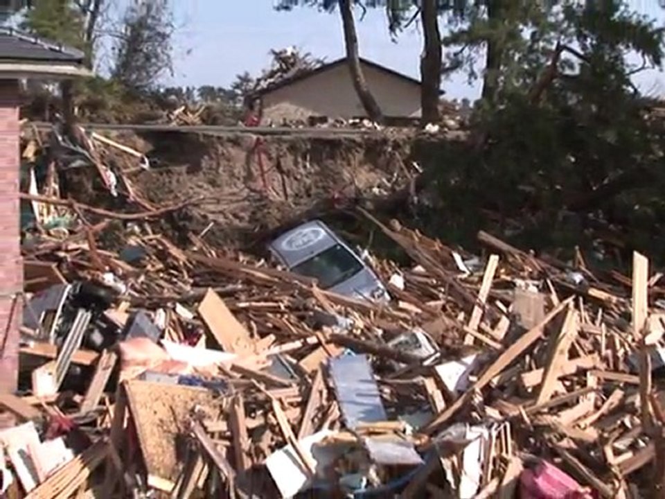 Tsunami spült japanisches Ferienparadies fort
