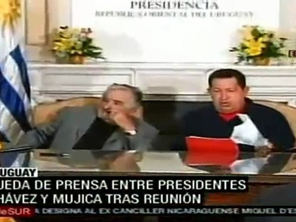Tras firma de acuerdos, Chávez concluye visita a Uruguay