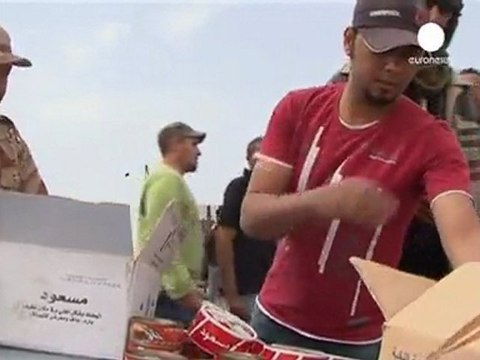 Libia: ribelli ripiegano verso Ajdabiya