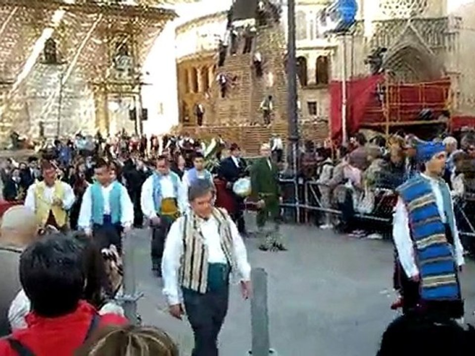 défilé au début de la vierge part 2