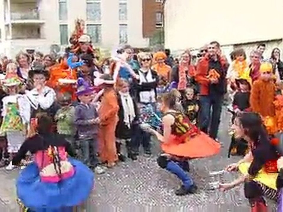 La troupe Sambadaboom enflamme le carnaval
