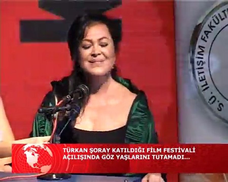 TÜRKAN ŞORAY KATILDIĞI FİLM FESTİVALİ AÇILIŞINDA GÖZ YAŞLARINI TUTAMADI…  İzle
