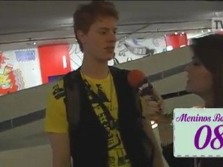 CAPRICHO em busca de garotos bonitos no SPFW