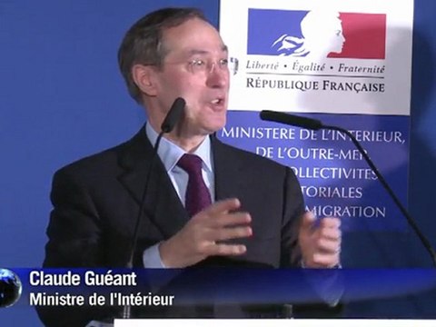 Débat laïcité: Claude Guéant obligé d'y participer