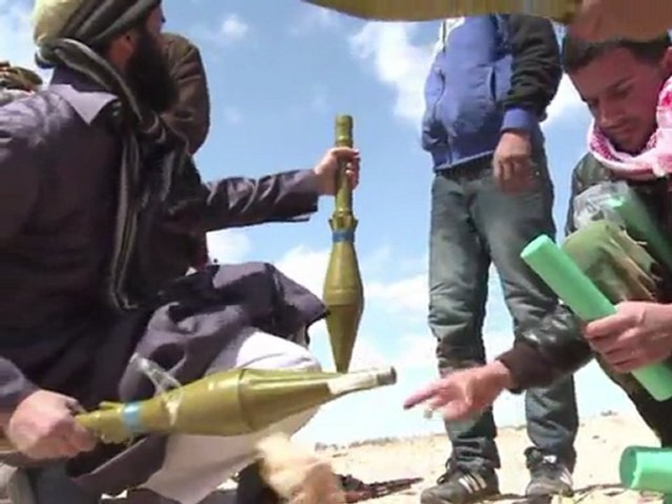 Libyan rebels fight to regain oil town of Brega