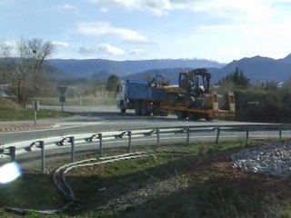 andre tp , mecalac 12 MTX qui arrive sur le chantier  (floflo)