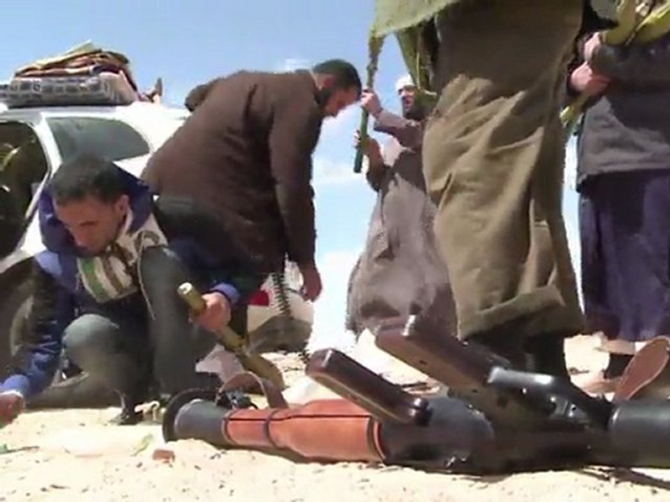 Libia: fuerzas de Gadafi hacen retroceder a los rebeldes