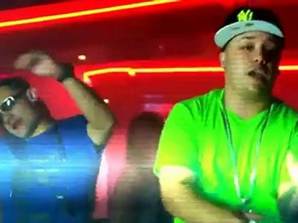 Dailymotion - Nova Y Jory – Bien Loco (Official Video) - une vidéo Música