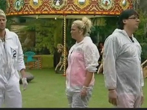 Dailymotion - Day 16 - Josie says he looks handsome he gives her a hug - a Film TV video