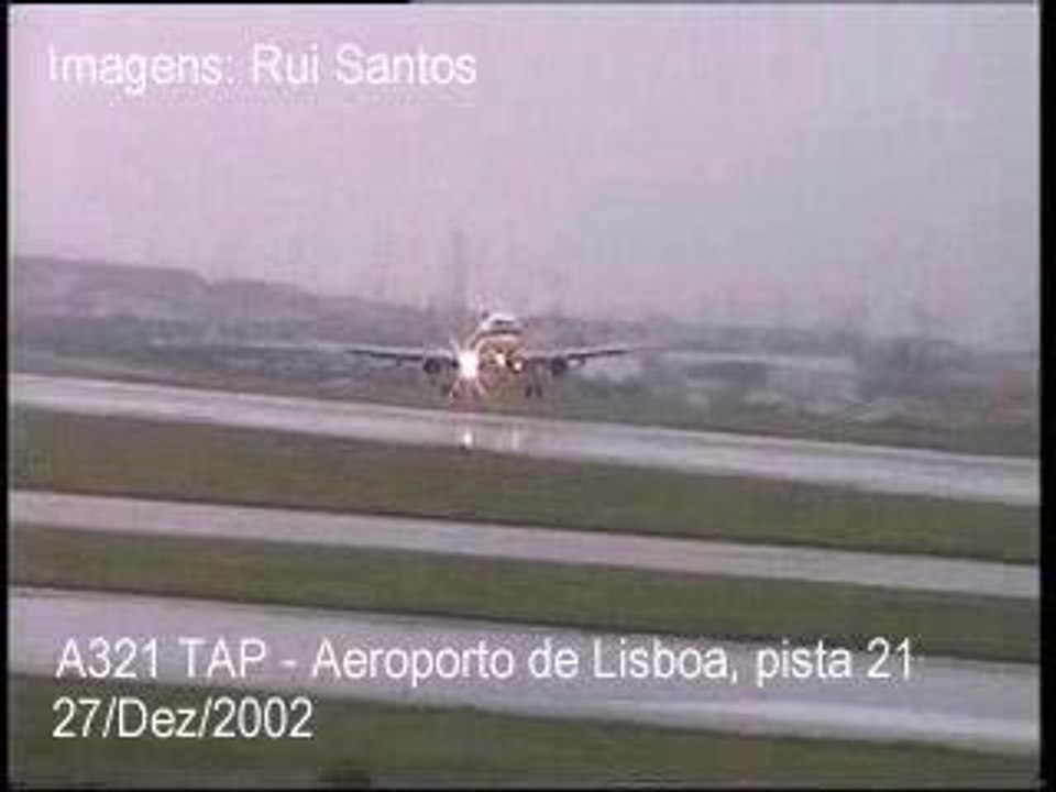 Airbus A321 Difficult Landing Portugal