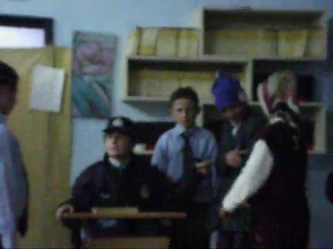 Çayırbağı İlköğretim Okulunda tiyatro yarışması düzenlendi.