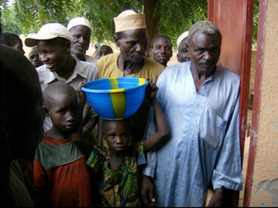 AJAK 2010 : distribution de mil en Août 2010 à