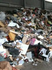 METROPOLYS : Nettoyage par le vide....