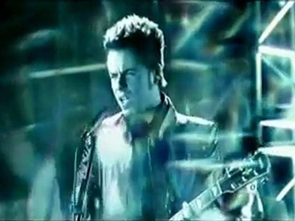 Gripin &  Emre Aydın - İstanbula Düşmanım "www.canlialem.com"