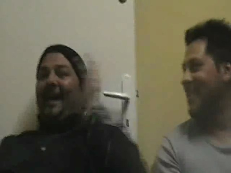 HERMANOS EN EL DORTOIR 2