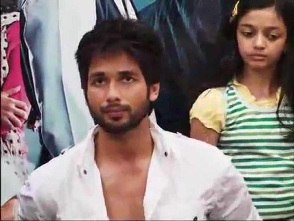 Shahid Kapoor To Co-Judge Jhalak Dikhla Jaa With Madhuri Dixit - Bollywood News