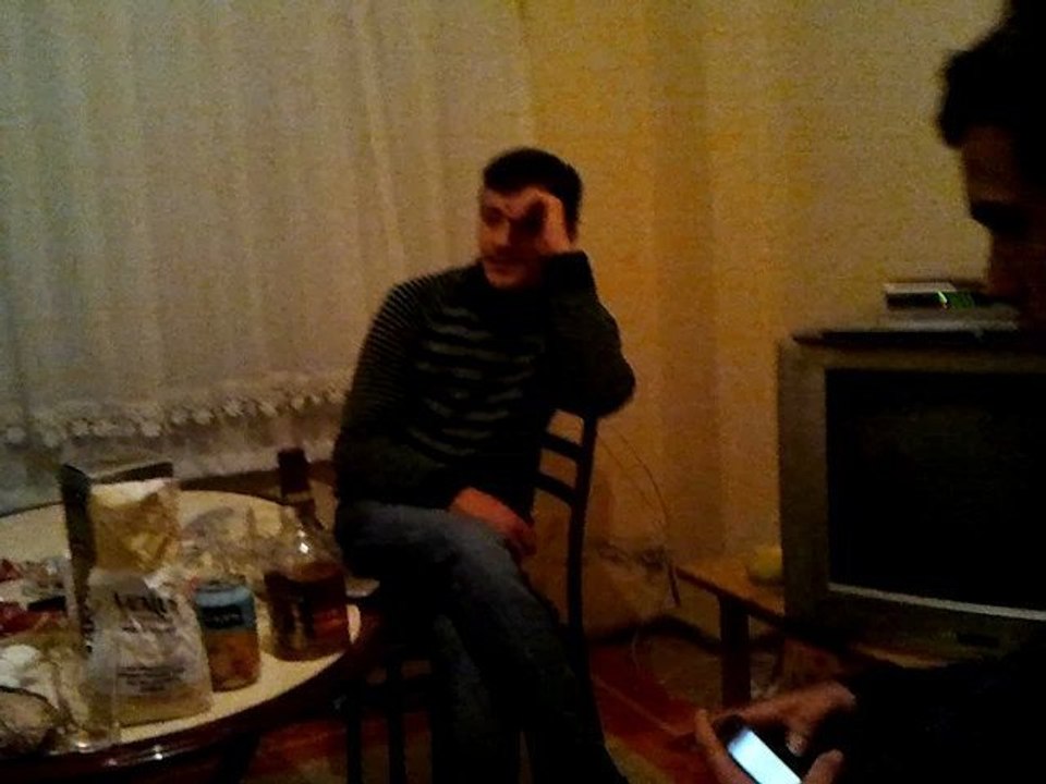 kuruyla yas 4 kafadar   kafalar fenaaaaaa =)))))))