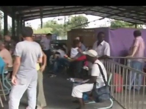 RCI (Côte d'Ivoire) - Patrouille et accueil des resortissants à Port-Bouët - Force Licorne (01/04/2011)