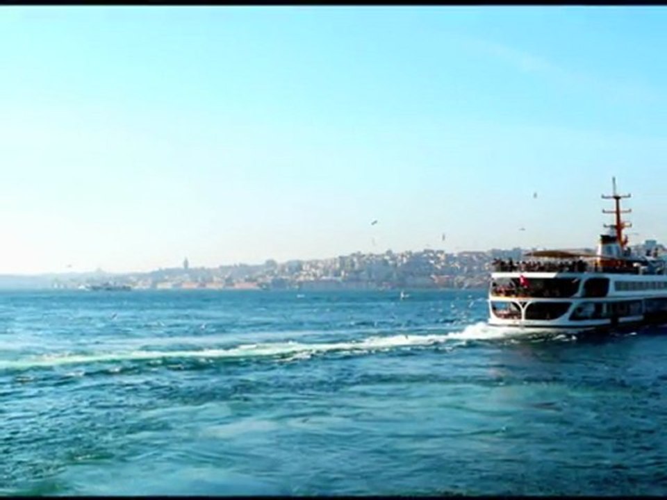 Nazlı Bir Çiçek gibi