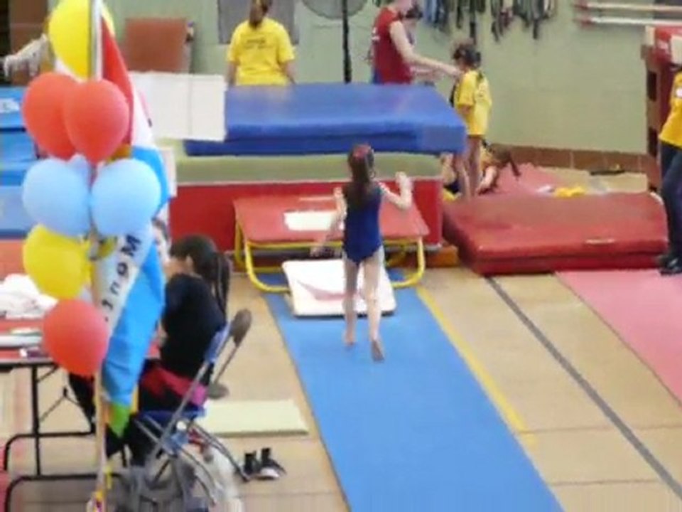 Maëlys au saut de cheval