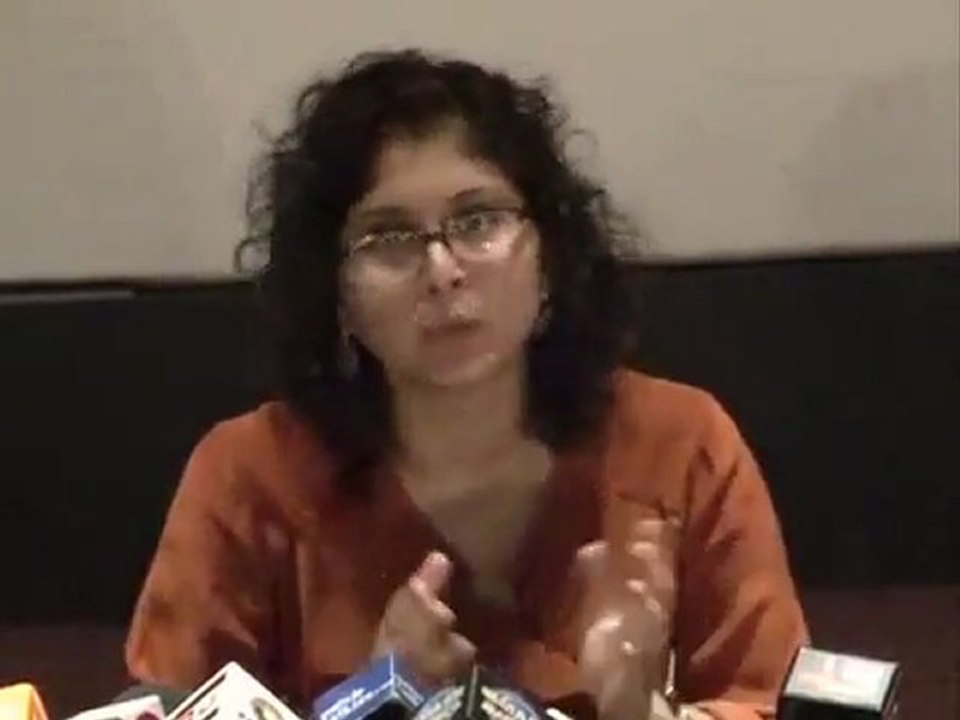 Kiran Rao Keeps Aamir Khan Away From Dhobi Ghat's First Look Launch - Bollywood News