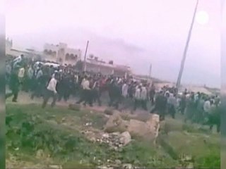 Siria: liberati 79 prigionieri, continuano proteste