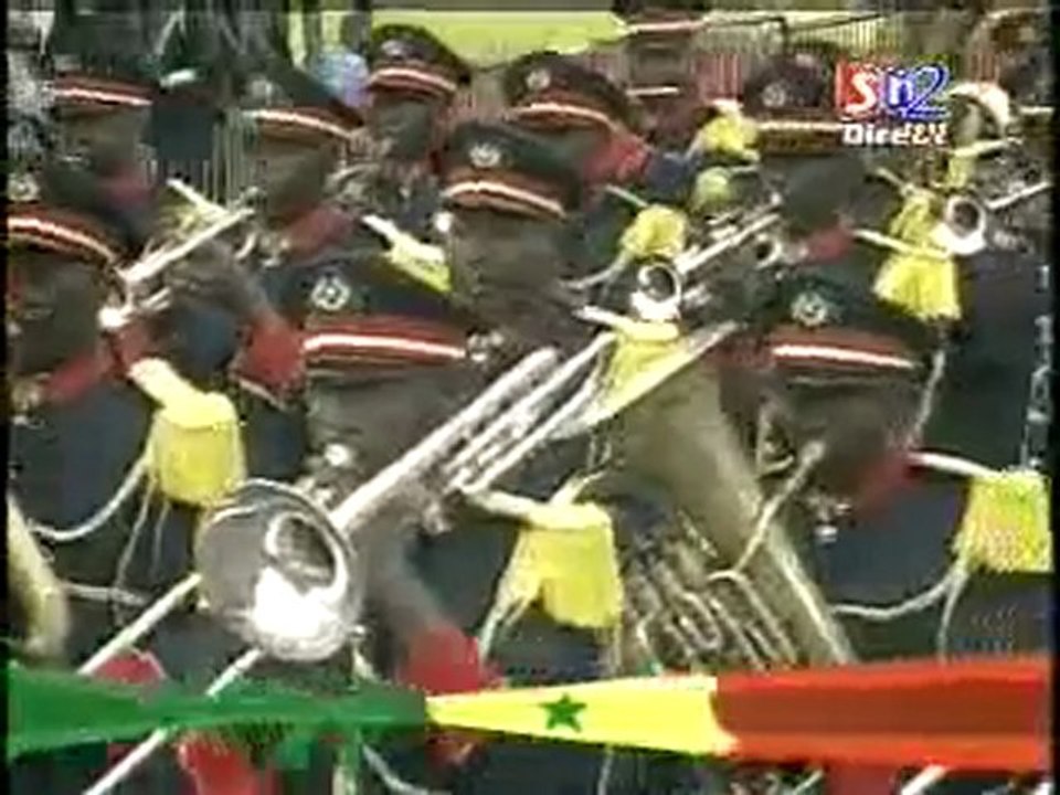 04 Avril 2011 : Prise d'armes , place de l'independance senegal