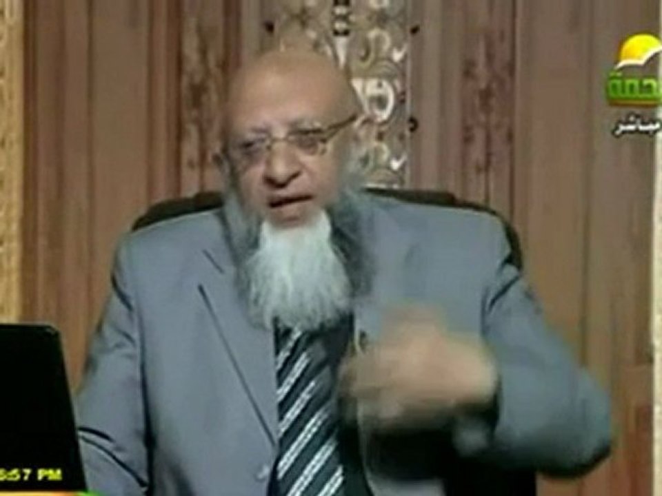الفرق بين التسونامي والثورة
