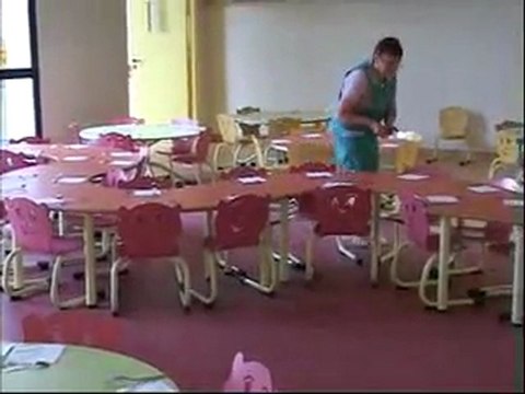 construction de la crêche de Villeneuve sur Yonne ( extraits) 2006 crêche