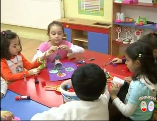 SANAT ETKİNLİĞİ ARTIK MATERYALLERLE ÇİÇEK YAPIMI