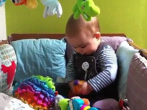 alix tient assis 4 avril 2011