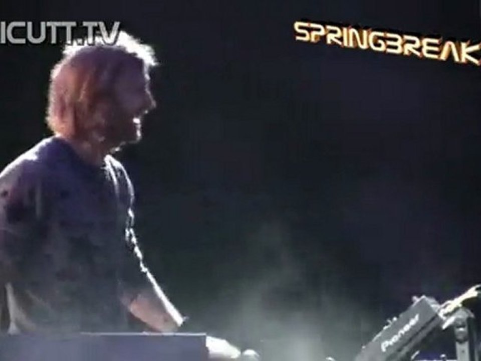 UNICUTT.TV: David Guetta live Cancun Mexico Springbreak 2011 "Getting Over"