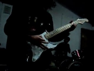 03.- ..... (Lunas Rojas) (Live In Vertedero Mosh III)