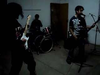 06.- The End Of Run (Live In Vertedero Mosh III)