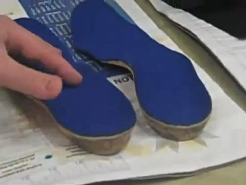 How are custom foot orthotics made?