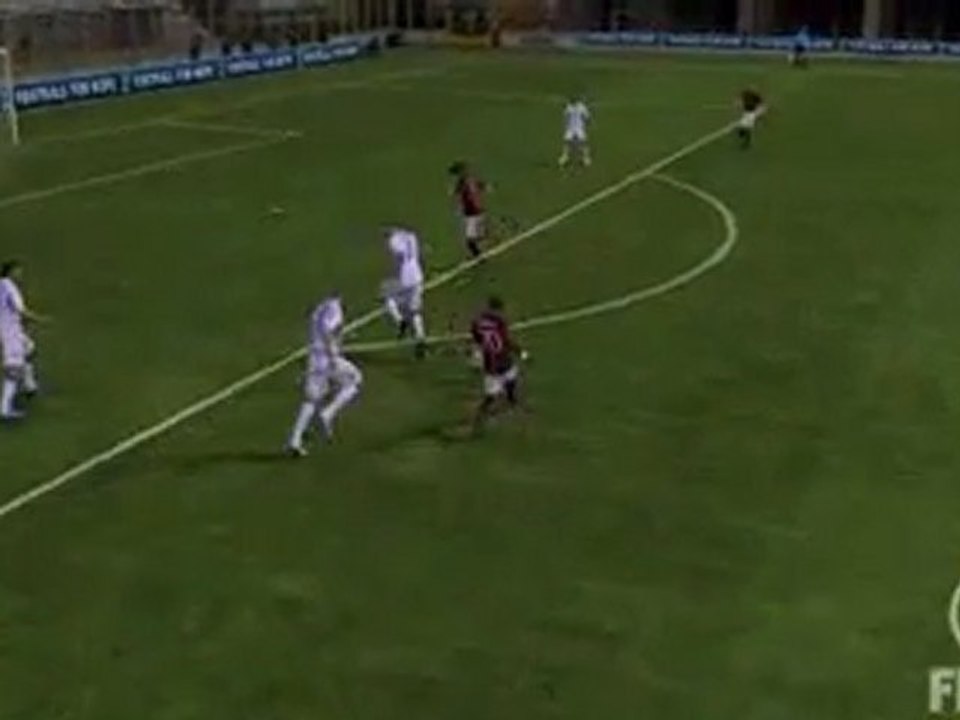 Feinte de frappe, passe et frappe en piveau