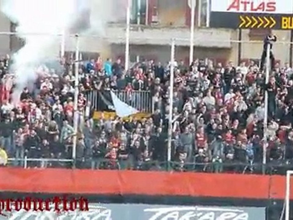 Nice-OL-3.04.2011-côté tribunes