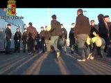 Civitavecchia (RM) - Sbarco di immigrati