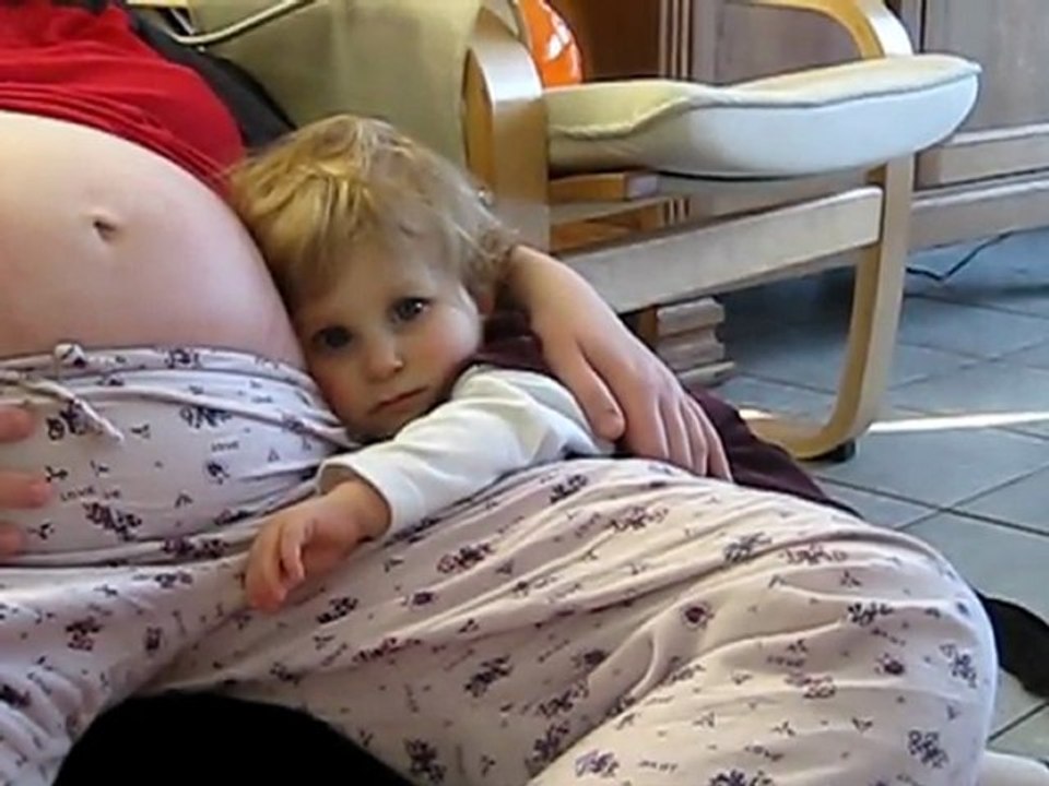 06/04/11 : le ventre de sa maman...