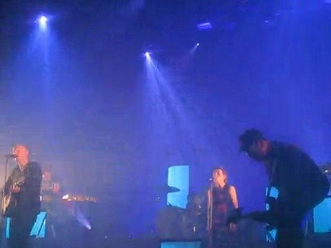 gaetan roussel,des questions me reviennent, au zénith, de paris,en concert,live,2011