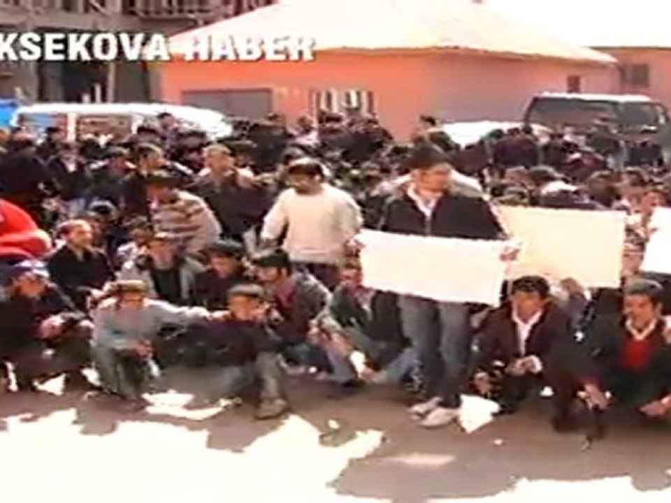 YÜKSEKOVALI ÖĞRENCİLERDEN ‘ŞİFRE’ PROTESTOSU