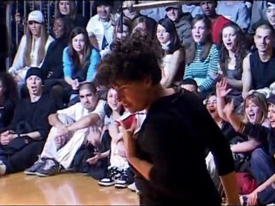 Ana “Lollipop” Sanchez : Awesome Locking Style in France