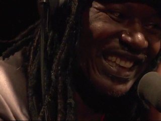 Couleurs Tropicales - Alpha BLONDY " Tu Mens "