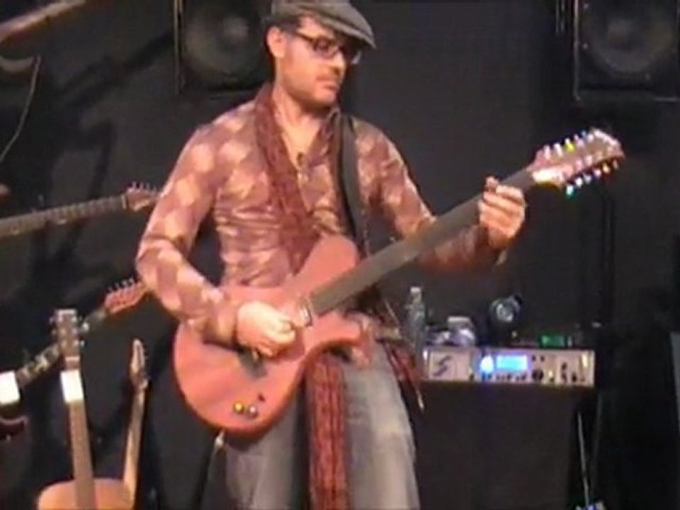 Ihâb Radwan shows PMC Byblos electric Elmwood Modena & Two Notes Torpedo