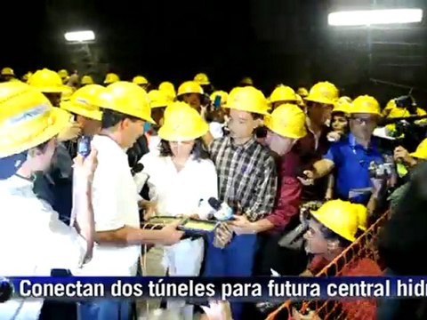 Presidenta Chinchilla detona explosivos en construcción de hidr