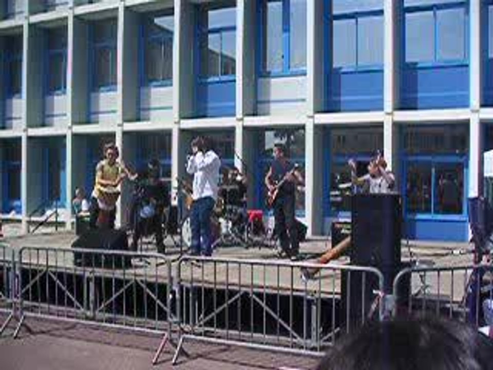 Georges danse sur djumbe