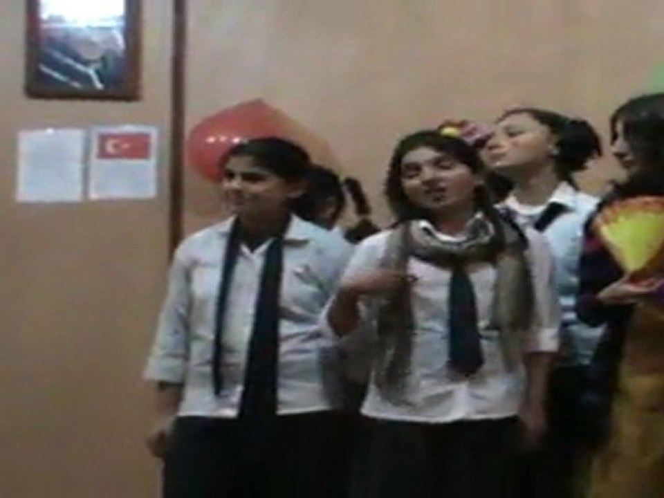 Refahiye Şehit Karaoğlanoğlu Yatılı İlköğretim Bölge Okulu Tiyatrosu