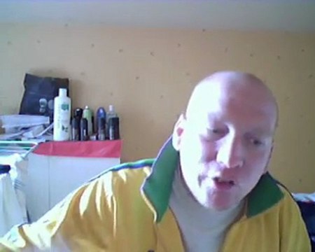 Tonio rap Bruxelles pour les gens des caves...