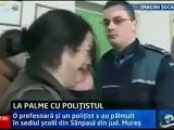 policier gifler par une prof